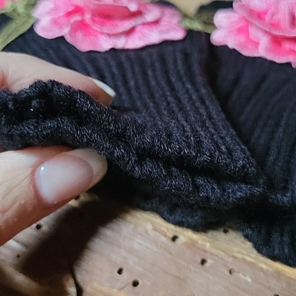 🔥LAST PAIR🔥 EMBROIDERED ROSE APPLIQUE FINGERLESS GLOVES - Picture 6 of 6